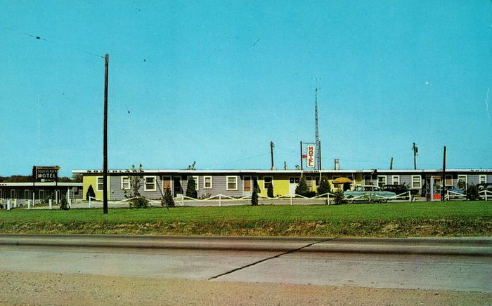 Southlawn Motel - Old Postcard (newer photo)